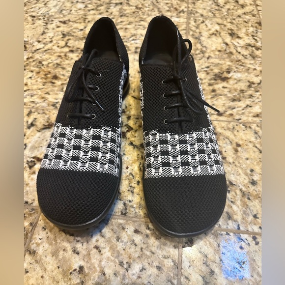 John Fluevog Vegan Fellowship Vogs - Picture 1 of 5